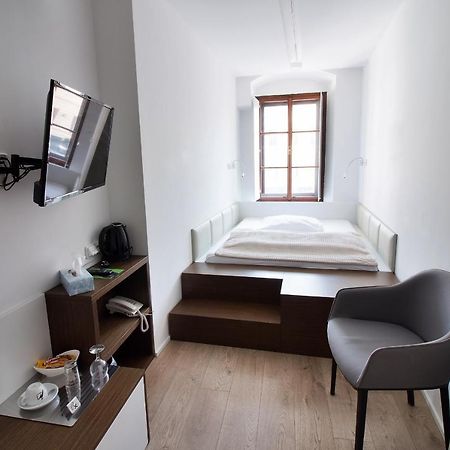 Hotel 100 Pardubice Zewnętrze zdjęcie