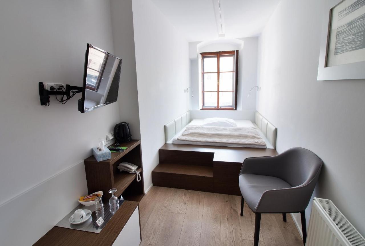 Hotel 100 Pardubice Zewnętrze zdjęcie