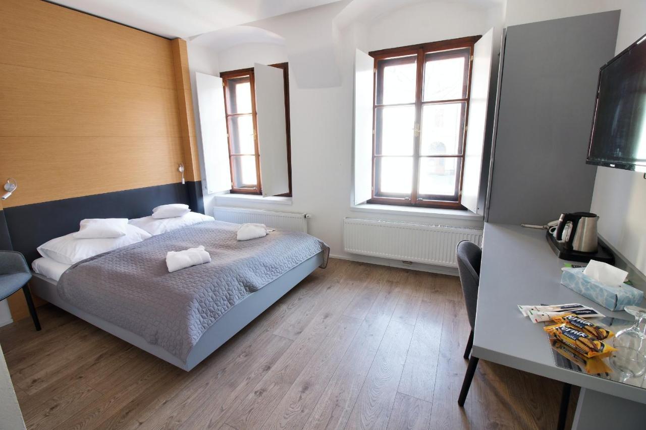 Hotel 100 Pardubice Zewnętrze zdjęcie