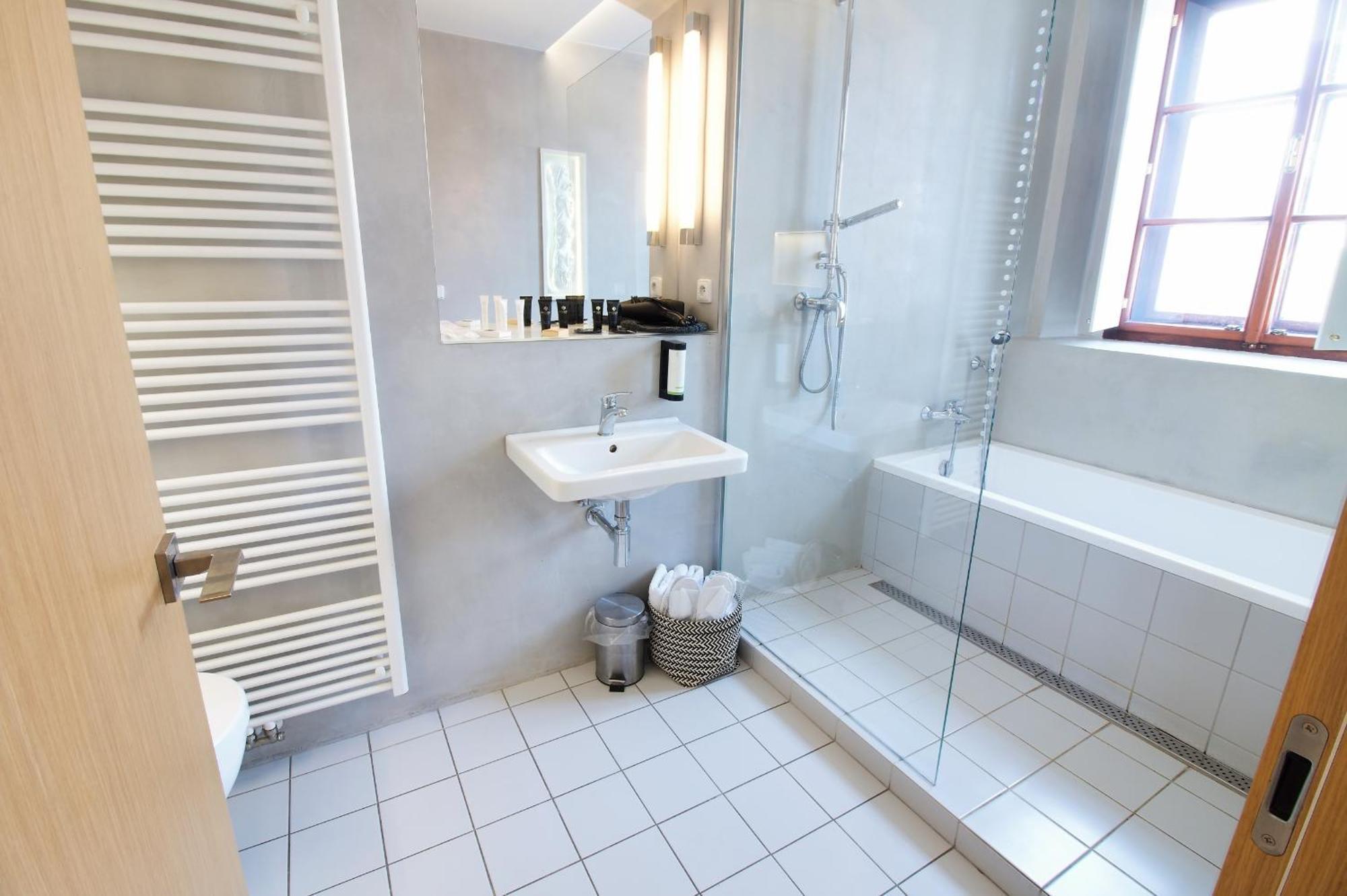Hotel 100 Pardubice Zewnętrze zdjęcie