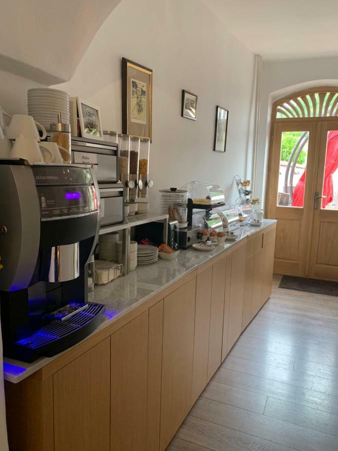 Hotel 100 Pardubice Zewnętrze zdjęcie